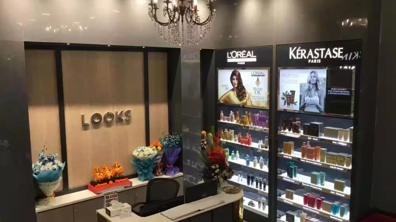 Looks Salon: Revolutionizing the Indian Beauty Industry with Premium Services in V3SMall